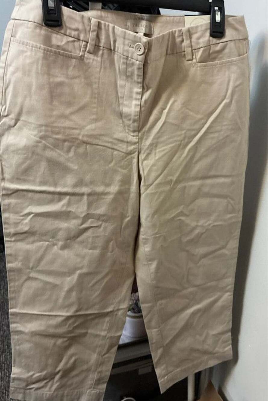 NWT Talbots women’s size 10 khaki skimmers capris